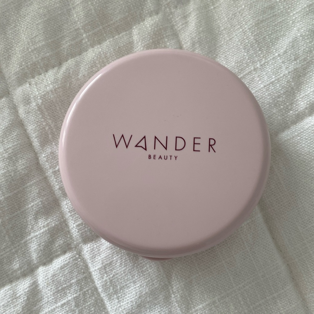 Wanderlust powder foundation Medium